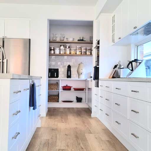 Declutter service page image of a well organised kitchen