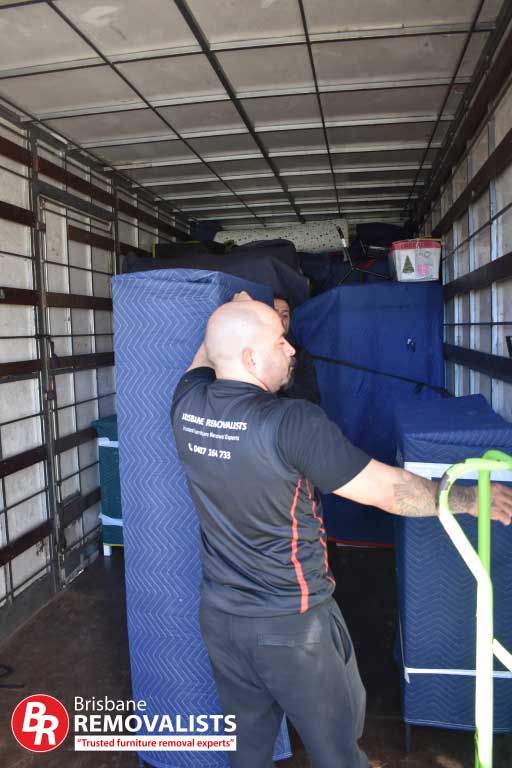 Removalists Brisbane Southside Removalists Brisbane Southside image of a truck loading