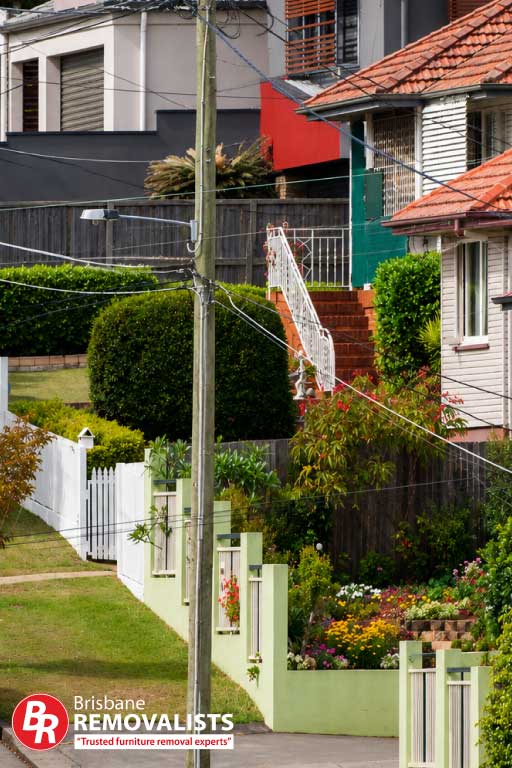 Removalists Spring Hill streetscape image