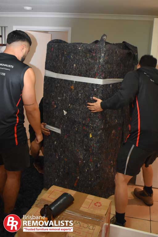 Removalists Gold Coast crew at work